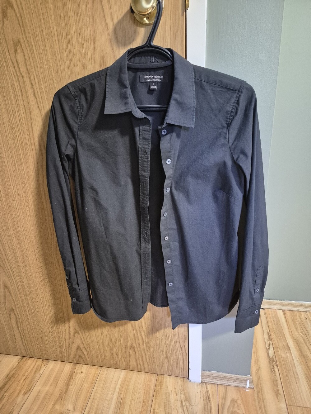 Banana Republic Riley Tailored Black Button-Up Dress Shirt
